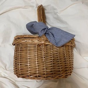 Picnic basket